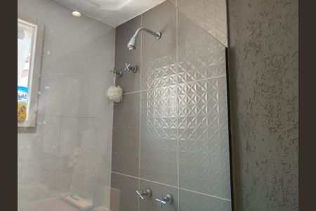 Casa de condomínio à venda com 645m², 4 quartos e 3 vagas Casa de condomínio à venda com 645m², 4 quartos e 3 vagasBanheiro da Suíte 3