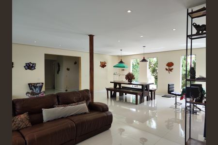 Sala de casa de condomínio para alugar com 4 quartos, 645m² em Barra da Tijuca, Rio de Janeiro