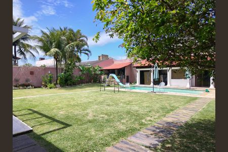 Casa de condomínio à venda com 645m², 4 quartos e 3 vagas Casa de condomínio à venda com 645m², 4 quartos e 3 vagasQuintal