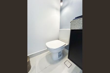 Lavabo de apartamento para alugar com 3 quartos, 138m² em Jardim Caravelas, São Paulo