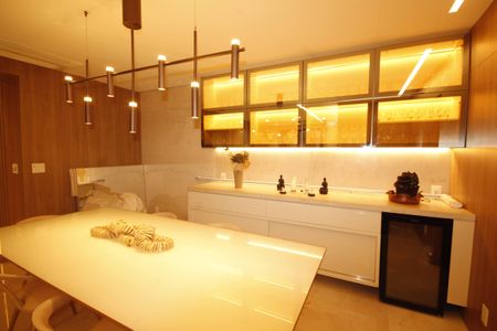 Apartamento à venda com 143m², 4 quartos e 3 vagasSala