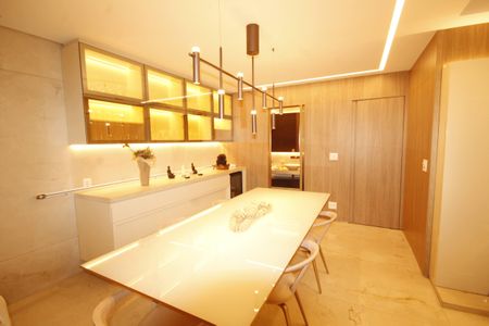 Sala de apartamento à venda com 4 quartos, 143m² em Funcionários, Belo Horizonte