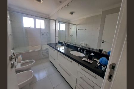 Apartamento para alugar com 170m², 4 quartos e 3 vagas Apartamento para alugar com 170m², 4 quartos e 3 vagasBanheiro suíte 1