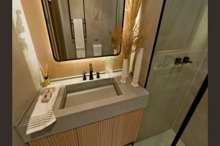 Apartamento à venda com 4 quartos, 205m² em Vila Cordeiro, São Paulo