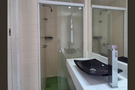 Apartamento à venda com 68m², 2 quartos e 1 vaga Apartamento à venda com 68m², 2 quartos e 1 vagaBanheiro da Suíte