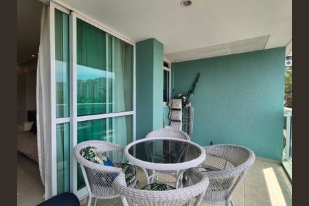 Apartamento à venda com 68m², 2 quartos e 1 vaga Apartamento à venda com 68m², 2 quartos e 1 vagaVaranda