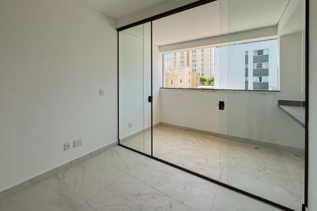 Sala de apartamento à venda com 3 quartos, 92m² em Sagrada Família, Belo Horizonte