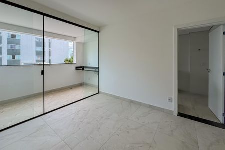 Sala de apartamento à venda com 3 quartos, 92m² em Sagrada Família, Belo Horizonte