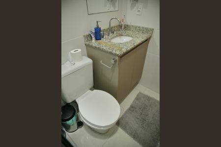 Apartamento à venda com 71m², 2 quartos e 2 vagasBanheiro Social