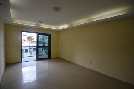 Sala de casa para alugar com 2 quartos, 225m² em Centro, Nilópolis