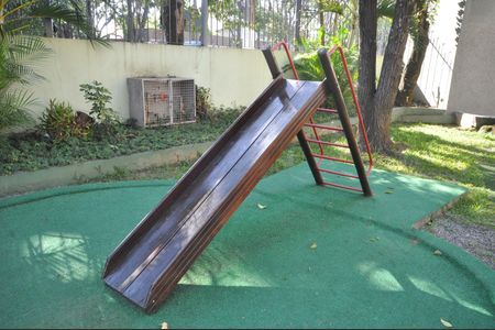 Apartamento à venda com 79m², 2 quartos e 1 vagaÁrea comum - Playground