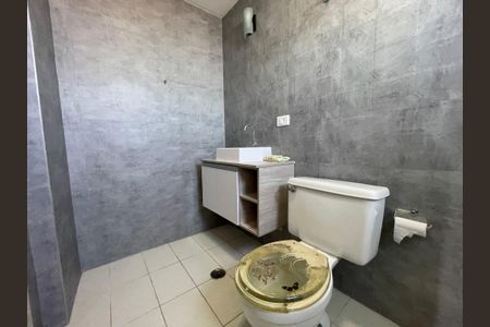 Apartamento à venda com 56m², 2 quartos e 1 vaga Apartamento à venda com 56m², 2 quartos e 1 vagaBanheiro Social