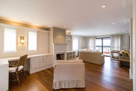 Apartamento para alugar com 220m², 3 quartos e 3 vagasSala