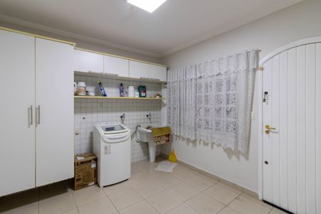 Casa à venda com 308m², 3 quartos e 2 vagas Casa à venda com 308m², 3 quartos e 2 vagasArea de Serviço