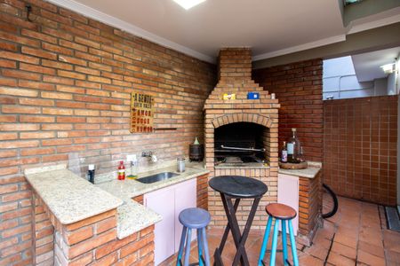 Casa à venda com 308m², 3 quartos e 2 vagas Casa à venda com 308m², 3 quartos e 2 vagasChurrasqueira
