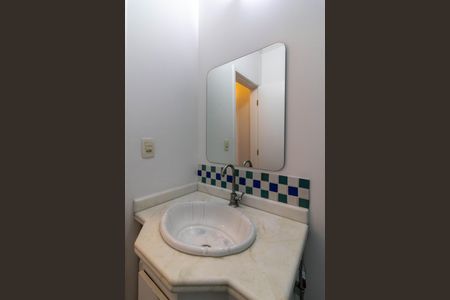 Casa à venda com 308m², 3 quartos e 2 vagas Casa à venda com 308m², 3 quartos e 2 vagasBanheiro