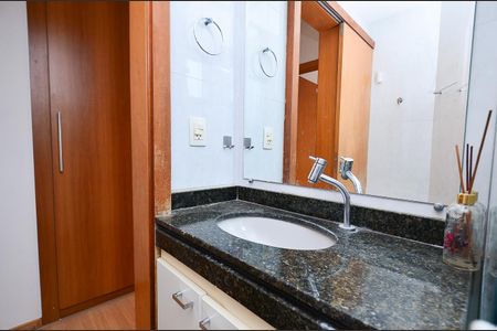 Apartamento à venda com 160m², 3 quartos e 2 vagasBanheiro Social