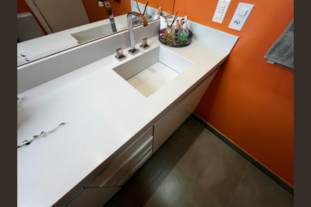 Apartamento à venda com 114m², 2 quartos e 2 vagas Apartamento à venda com 114m², 2 quartos e 2 vagasBanheiro da Suíte 1