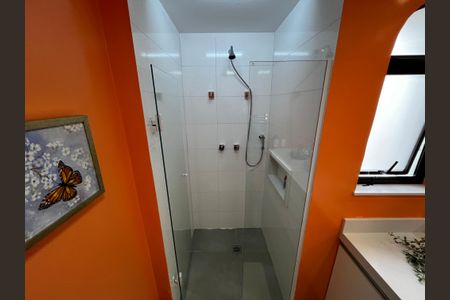 Apartamento à venda com 114m², 2 quartos e 2 vagas Apartamento à venda com 114m², 2 quartos e 2 vagasBanheiro da Suíte 1