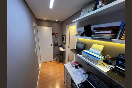 Apartamento à venda com 114m², 2 quartos e 2 vagas Apartamento à venda com 114m², 2 quartos e 2 vagasEscritório