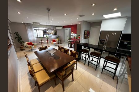 Apartamento à venda com 114m², 2 quartos e 2 vagas Apartamento à venda com 114m², 2 quartos e 2 vagasSala
