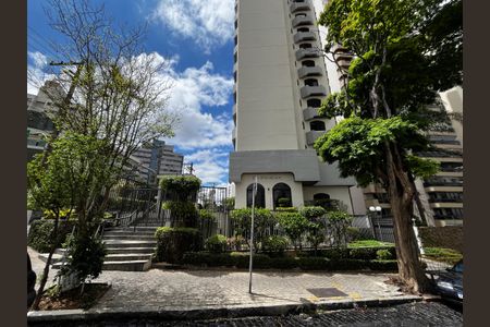 Apartamento à venda com 114m², 2 quartos e 2 vagas Apartamento à venda com 114m², 2 quartos e 2 vagasFachada