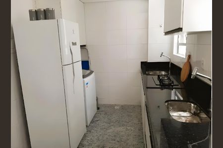 Cozinha de apartamento para alugar com 1 quarto, 45m² em Savassi, Belo Horizonte