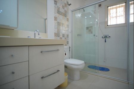 Casa à venda com 329m², 4 quartos e 4 vagasBanheiro da Suíte