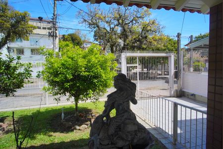 Casa à venda com 329m², 4 quartos e 4 vagasSuíte - Vista