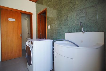 Casa à venda com 329m², 4 quartos e 4 vagasÁrea de Serviço