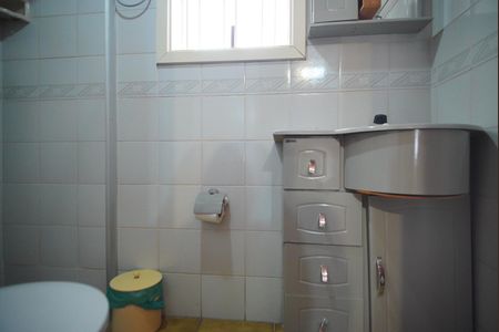 Casa à venda com 329m², 4 quartos e 4 vagasBanheiro 2