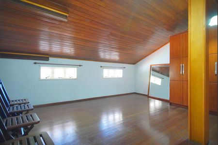 Casa à venda com 329m², 4 quartos e 4 vagasQuarto 1