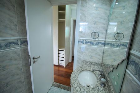 Apartamento para alugar com 107m², 3 quartos e 2 vagas Apartamento para alugar com 107m², 3 quartos e 2 vagasBanheiro da Suíte