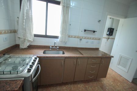 Apartamento para alugar com 107m², 3 quartos e 2 vagas Apartamento para alugar com 107m², 3 quartos e 2 vagasCozinha