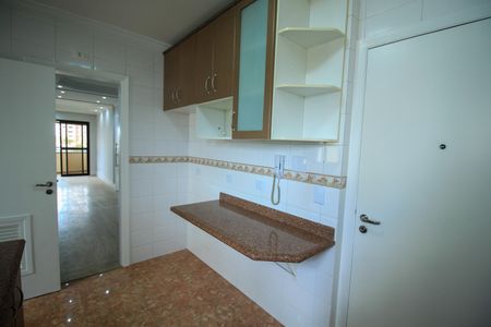 Apartamento para alugar com 107m², 3 quartos e 2 vagas Apartamento para alugar com 107m², 3 quartos e 2 vagasCozinha