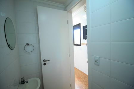Apartamento para alugar com 107m², 3 quartos e 2 vagas Apartamento para alugar com 107m², 3 quartos e 2 vagasBanheiro de Serviço