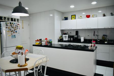 Apartamento à venda com 149m², 3 quartos e 2 vagas Apartamento à venda com 149m², 3 quartos e 2 vagasCozinha