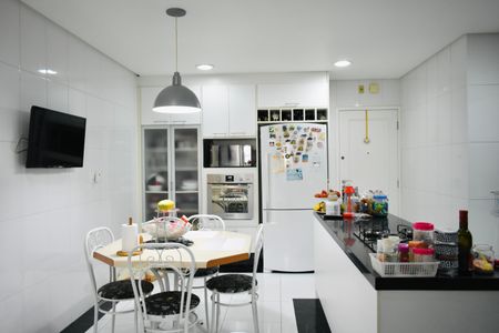 Apartamento à venda com 149m², 3 quartos e 2 vagas Apartamento à venda com 149m², 3 quartos e 2 vagasCozinha