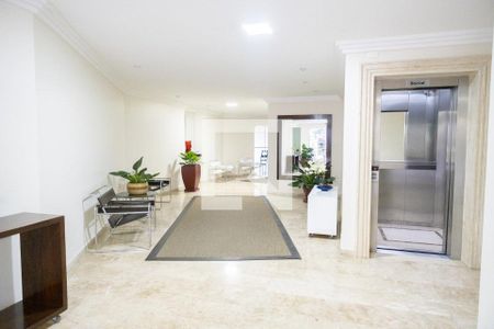 Apartamento à venda com 149m², 3 quartos e 2 vagas Apartamento à venda com 149m², 3 quartos e 2 vagasHall de entrada