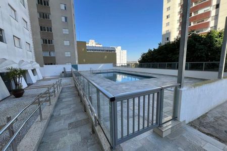 Apartamento à venda com 149m², 3 quartos e 2 vagas Apartamento à venda com 149m², 3 quartos e 2 vagasÁrea comum - Piscina