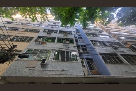 Apartamento à venda com 95m², 2 quartos e sem vaga Apartamento à venda com 95m², 2 quartos e sem vagaFachada