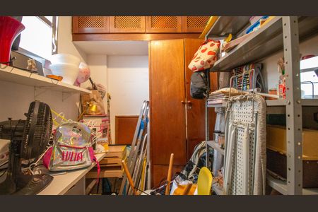 Apartamento à venda com 95m², 2 quartos e sem vaga Apartamento à venda com 95m², 2 quartos e sem vagaQuarto de Serviço