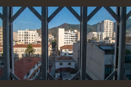 Apartamento à venda com 95m², 2 quartos e sem vaga Apartamento à venda com 95m², 2 quartos e sem vagaQuarto 1 Vista