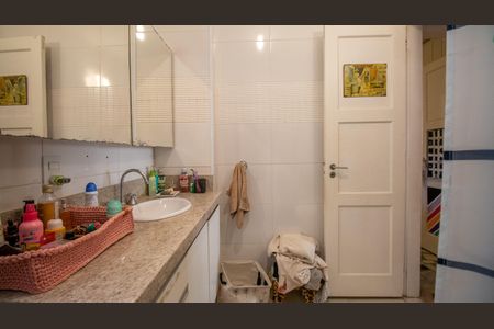 Apartamento à venda com 95m², 2 quartos e sem vaga Apartamento à venda com 95m², 2 quartos e sem vagaBanheiro