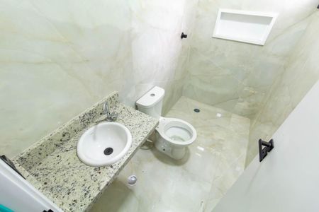 Casa à venda com 122m², 3 quartos e 2 vagas Casa à venda com 122m², 3 quartos e 2 vagasBanheiro Suíte