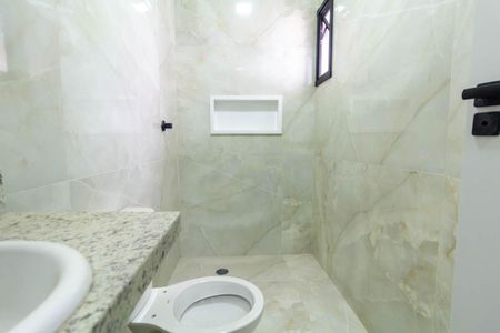 Casa à venda com 122m², 3 quartos e 2 vagas Casa à venda com 122m², 3 quartos e 2 vagasBanheiro Suíte