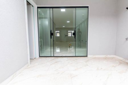 Casa à venda com 122m², 3 quartos e 2 vagas Casa à venda com 122m², 3 quartos e 2 vagasÁrea de Servoço