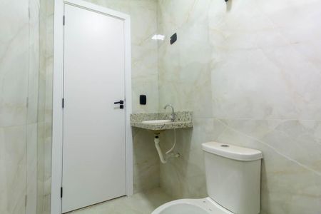 Casa à venda com 122m², 3 quartos e 2 vagas Casa à venda com 122m², 3 quartos e 2 vagasBanheiro Suíte