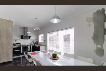 Casa à venda com 4 quartos, 300m² em Vila Nair, São Paulo