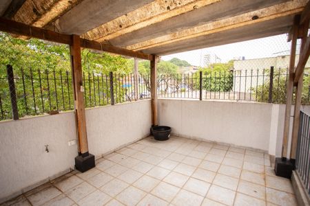 Casa à venda com 158m², 3 quartos e 2 vagasTerraço
